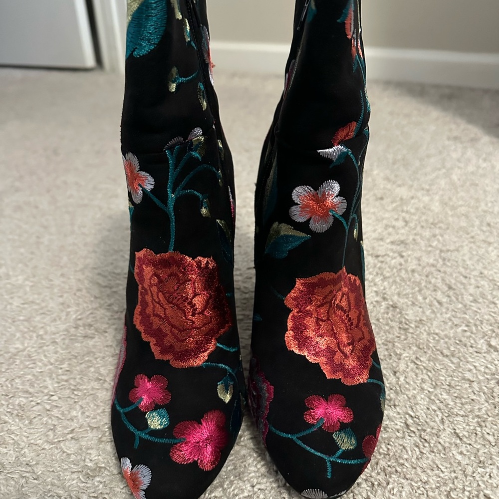 JustFab Black Floral Embroidered Heeled Boots